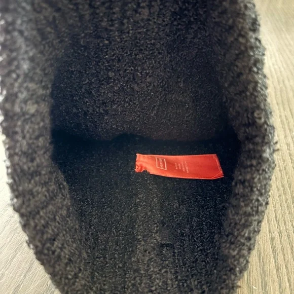 Hunter Black Ribbed Cuff Beanie - Picture 3 of 4